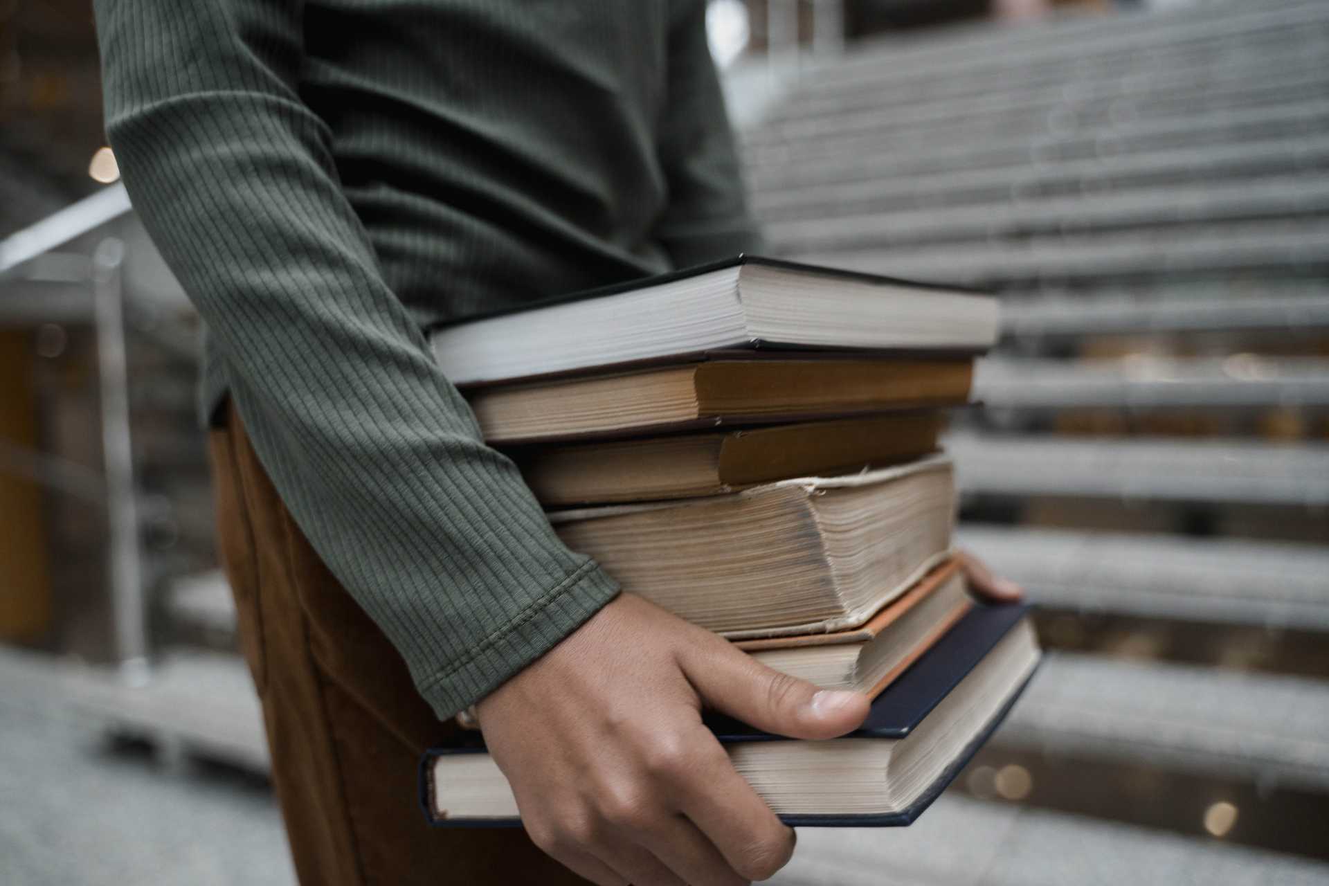 the best time to buy books